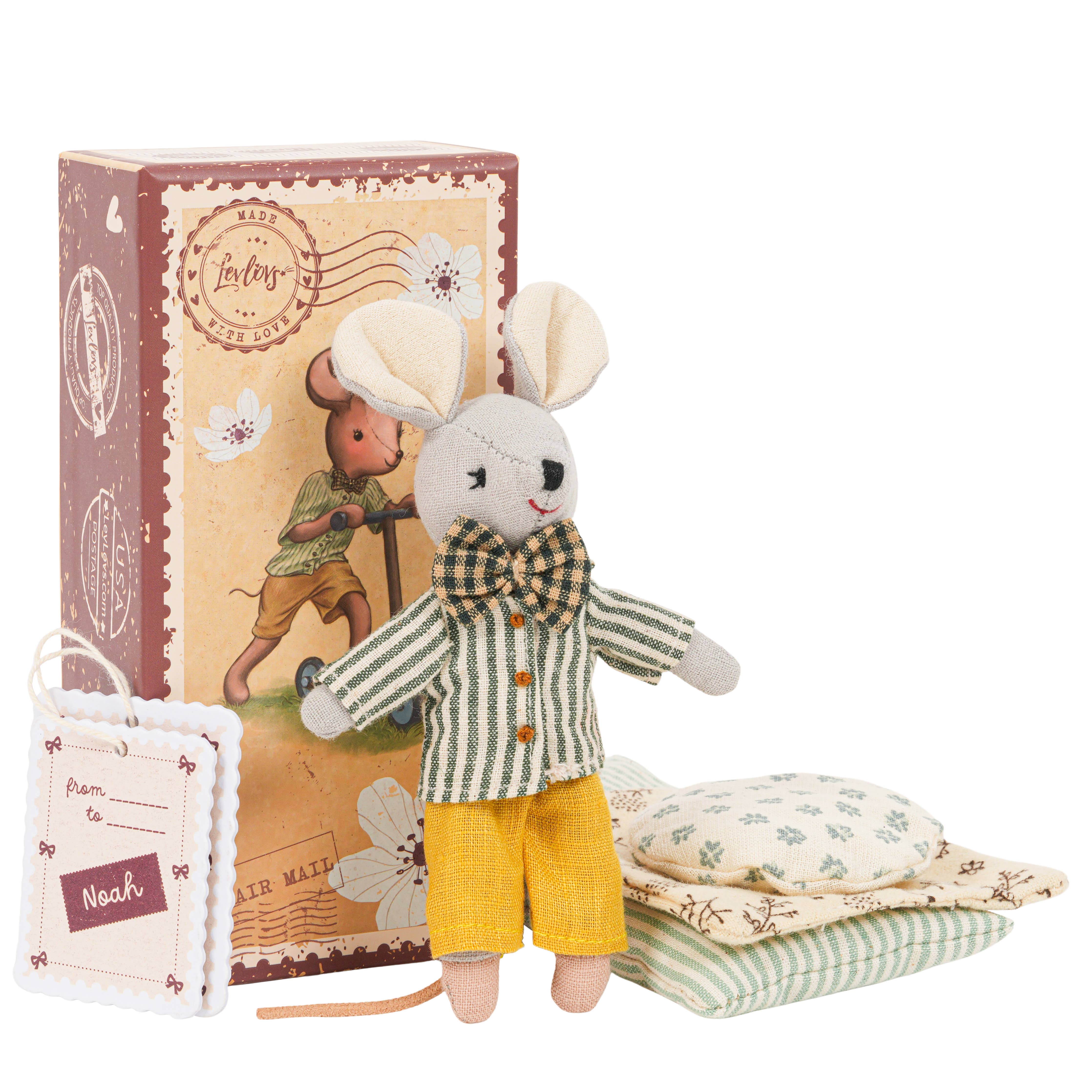Mouse Noah in Stamp Holder Box with Bedding