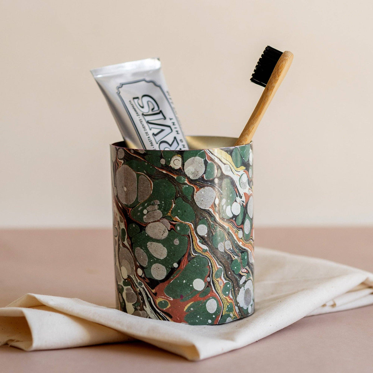 Enamel Everything Pot | The Art of Marbling