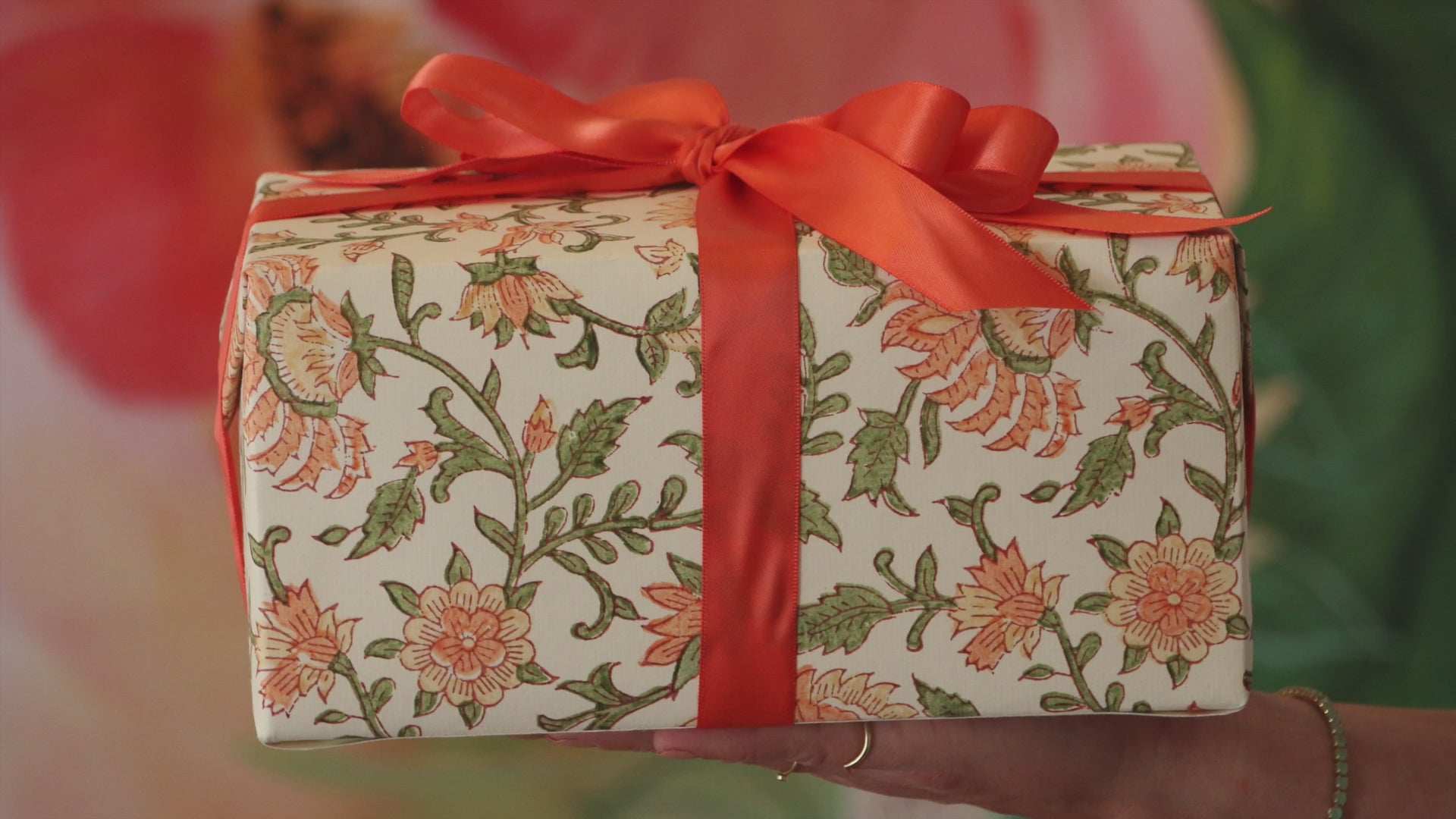 Load video: learn about our gift wrapping service